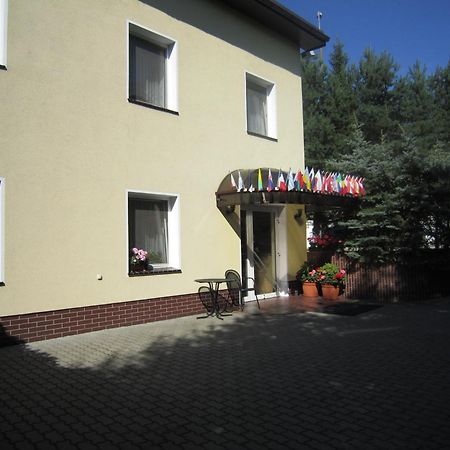 Hotel Korona ซูบีเซ ภายนอก รูปภาพ