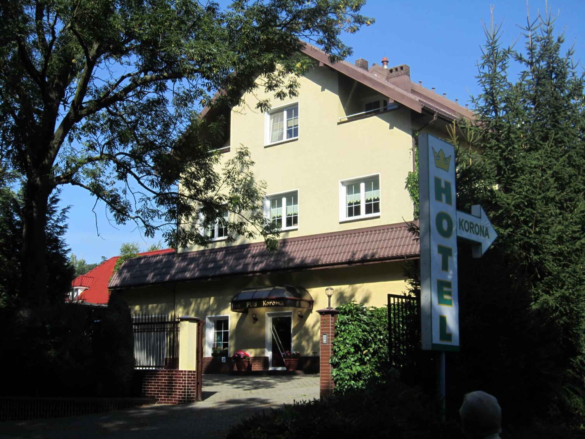 Hotel Korona ซูบีเซ ภายนอก รูปภาพ