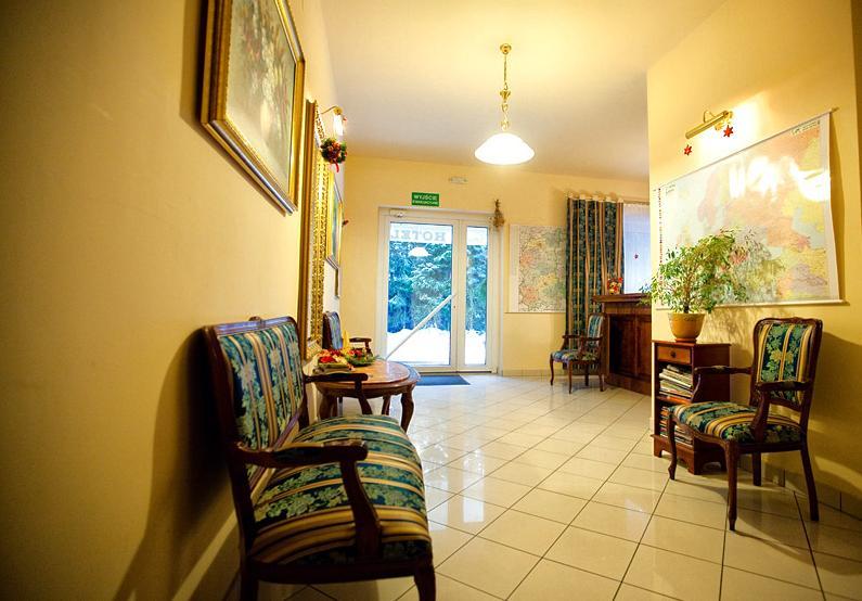 Hotel Korona ซูบีเซ ภายนอก รูปภาพ